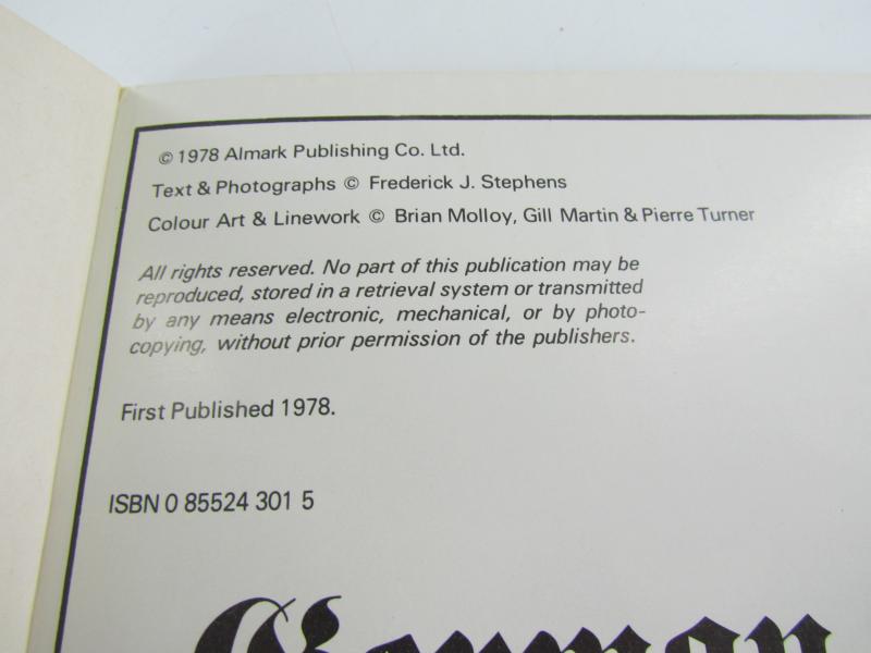 Book : German Army Uniforms 1935 to 45