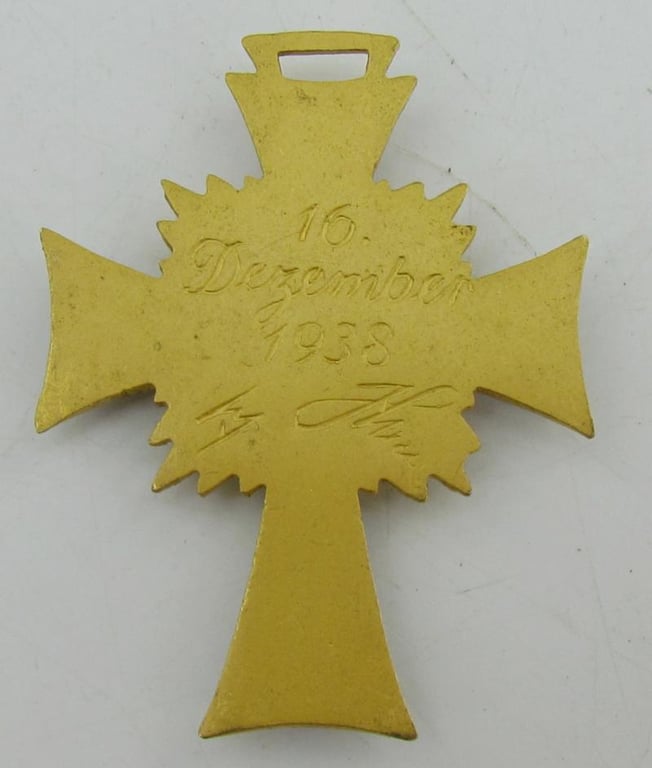 German Mothers Cross in Gold