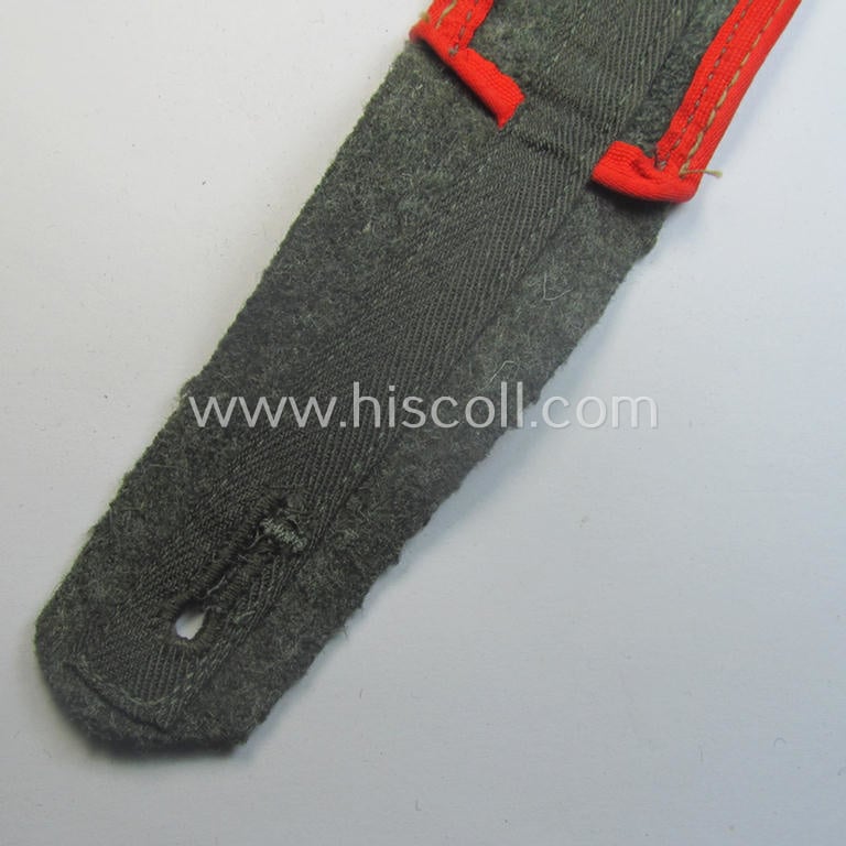 Single, WH (Heeres) later-war period- (ie. 'simplified'- ie. 'M44-'-pattern-) EM-type shoulderstrap: 'Soldat der (Sturm)Artillerie-Trpn.'