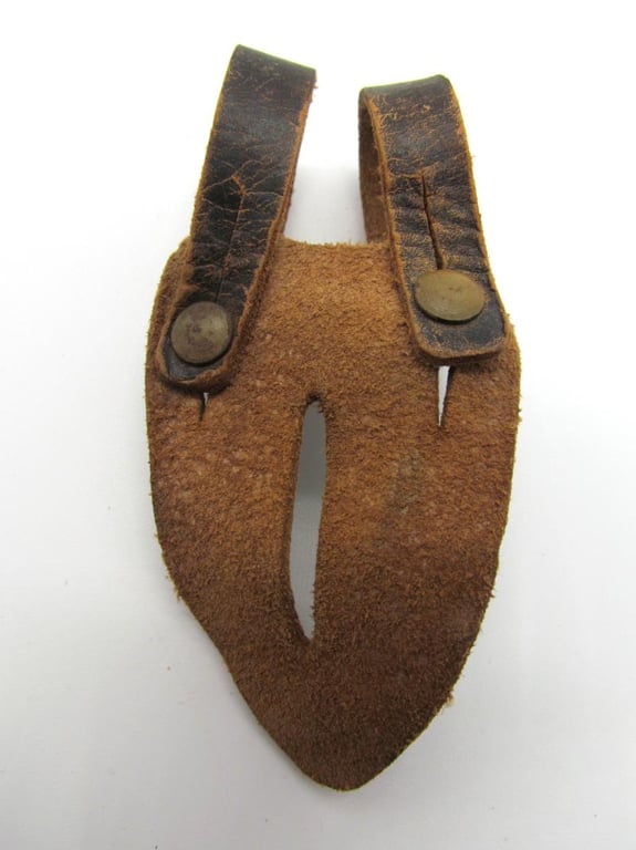 Wehrmacht binoculars Leather Anti-Movement Flap