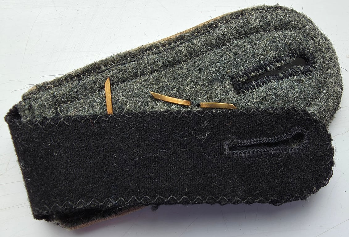 Waffen-SS NCO shoulder strap: 'SS-Hauptscharführer' within the Infantry.