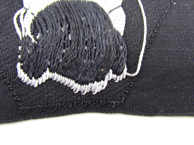 Waffen-SS Panzer ‘BeVo’ trapezoid M43 cap insignia