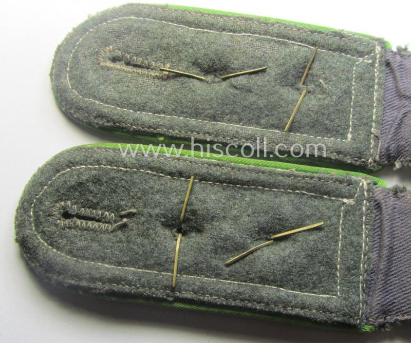 Pair of mid-war-period- (ie. 'M41 o. M43'-pattern) WH (Heeres) NCO-type shoulderstraps: 'Oberfeldwebel eines Panzer-Grenadier-Rgts. o. Abts.'