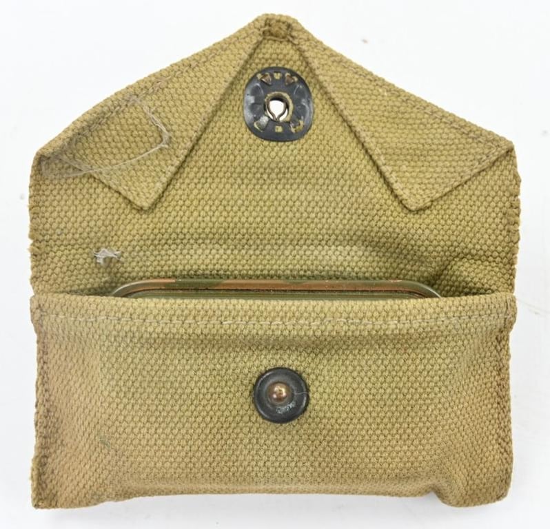 US WW2 M-1924 First Aid Pouch with First Aid Kit
