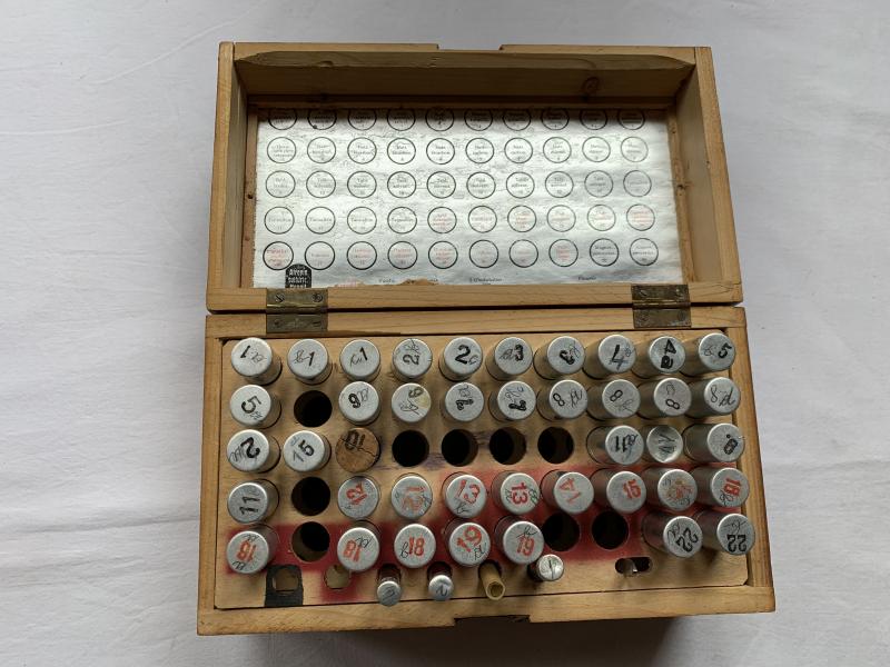 WH (Heer) Medical 'Einheitstablettenkasten'