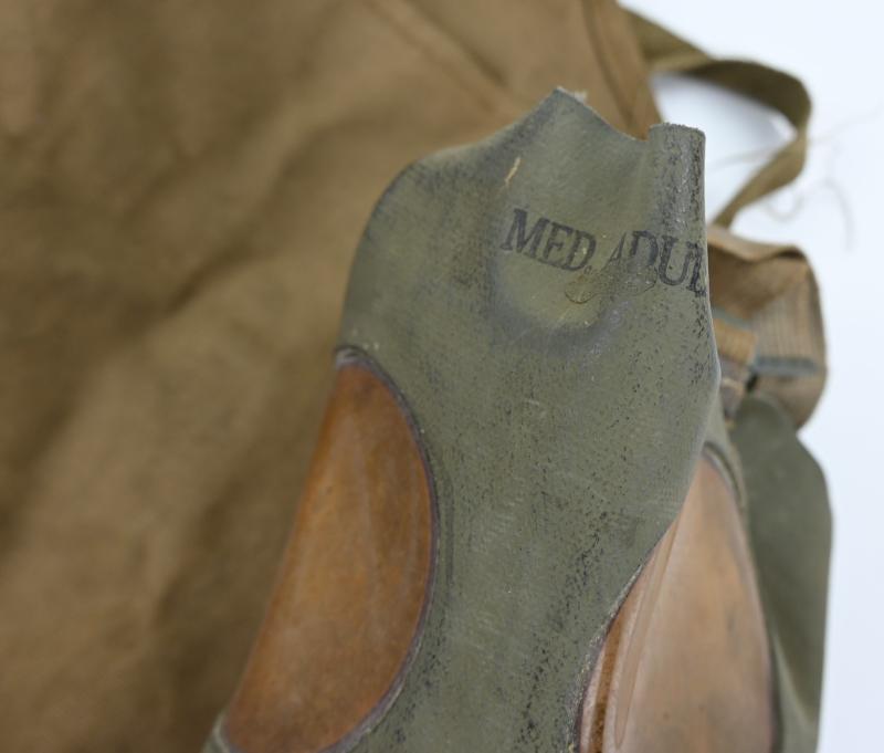 US WW2 Non-Combatant Gasmask Set
