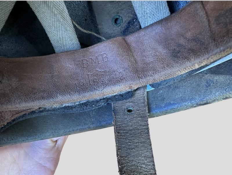 British Airborne Fibre Rim Helmet -1942-