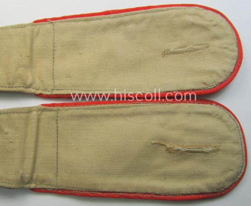 Pair of - truly used- and/or worn! - WH (Luftwaffe) 'tropical-styled' shoulderstraps (as was specifically for usage on the tropical-shirts ie. tunics) as was intended for usage by a: 'Soldat der Flak-Artillerie-Trpn.'