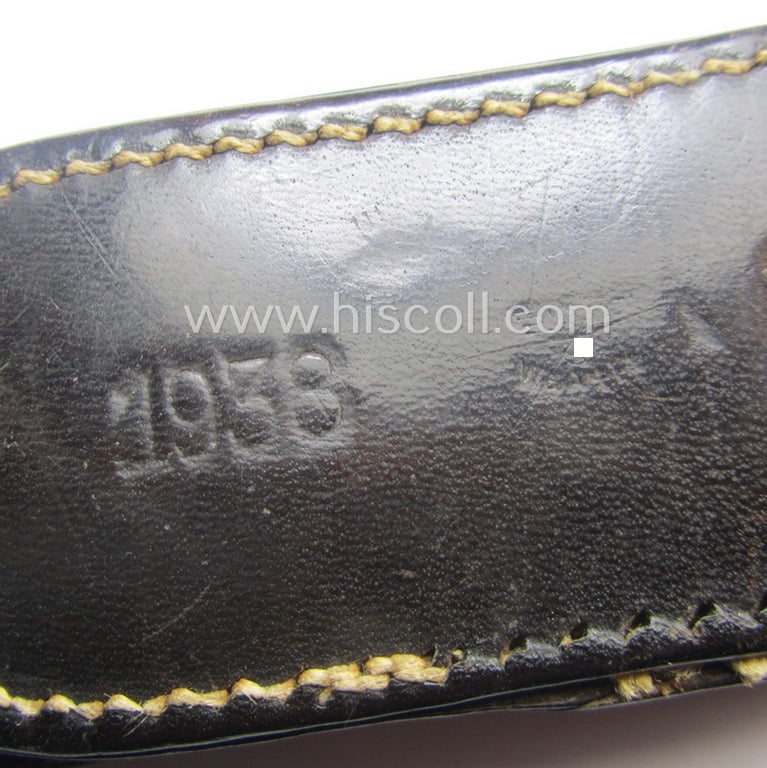 Neat, 'standard-issue'-type WH binoculars (ie. 'Dienstglas 6 x 30') so-called: 'protective-cover' (ie. 'Okularschutz') as executed in black-coloured leather that shows an impressed date ('1938') and/or: 'WaA'-stamp