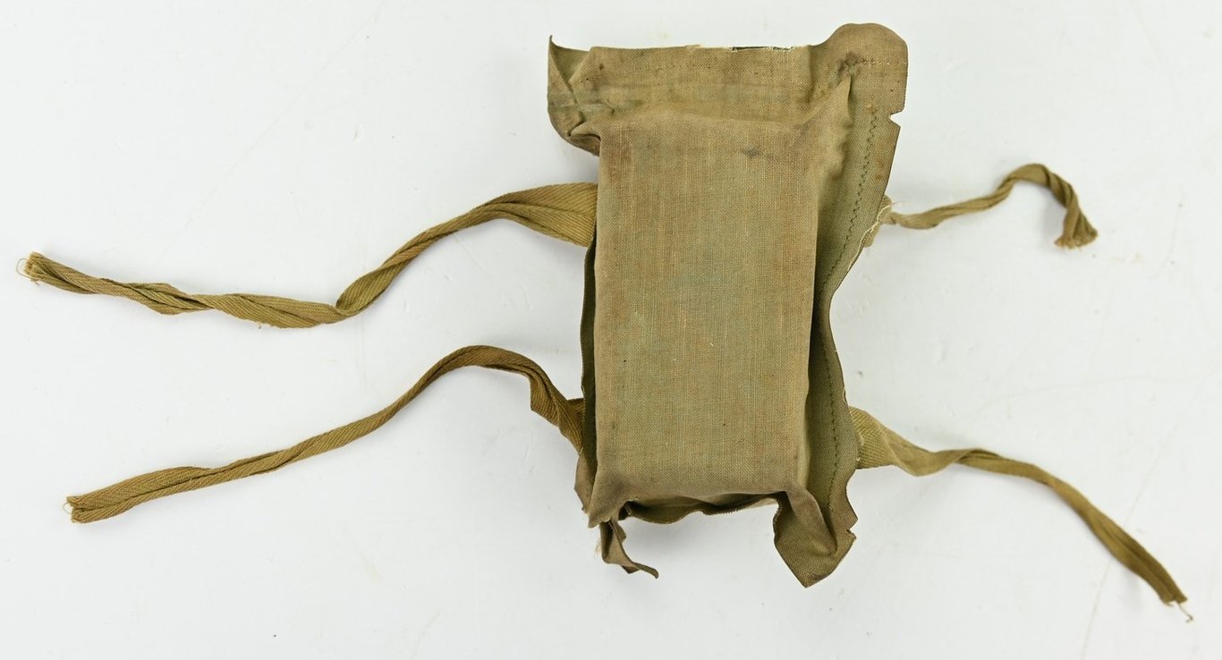 US WW2 Paratrooper First Aid Pack