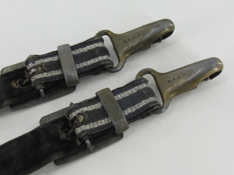 Luftwaffe officer dagger hangers by U.E.10 RZM