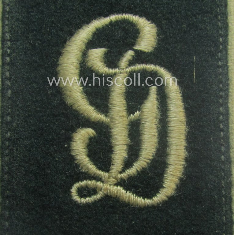 Superb - regrettably single but nevertheless rarely encountered! - WH (Heeres), early-war-period (ie. 'M40'-pattern styled) EM-type shoulderstrap for usage by a: 'Soldat eines Inf.-Rgts. der “Grossdeutschland”-Div.'