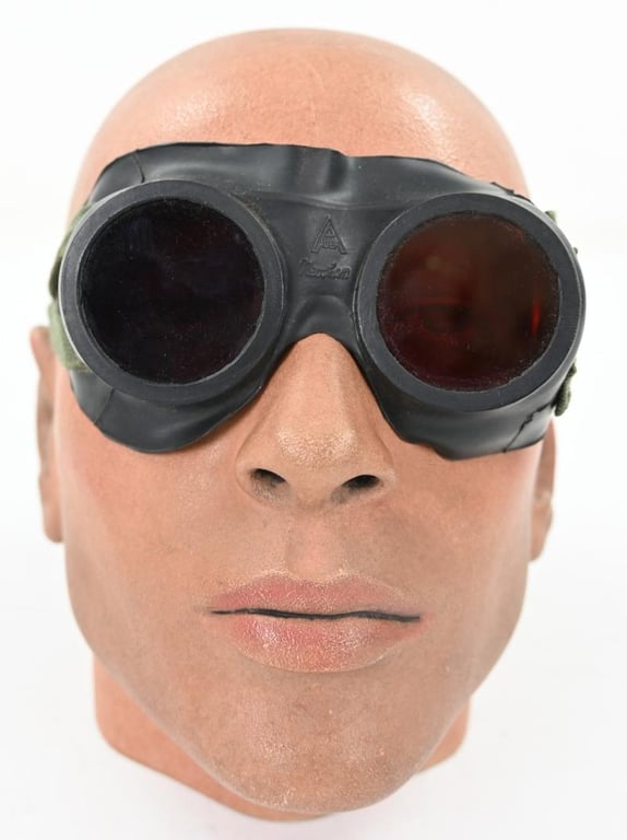 German KM U-Boat Goggles in Pouch