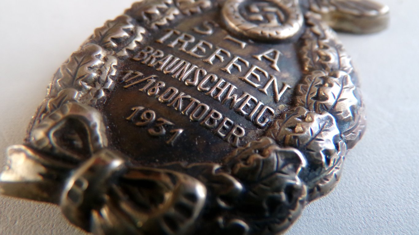1th model SA-Treffen Braunschweig 1931 badge