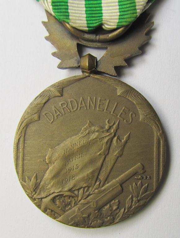 Attractive French, 'Troisieme Republic-period', so-called: 'Dardanelles'-islands campaign-medal (ie. 'Médaille Commémorative de l'Expédition du Dardanelles') that comes mounted on its period-ribbon