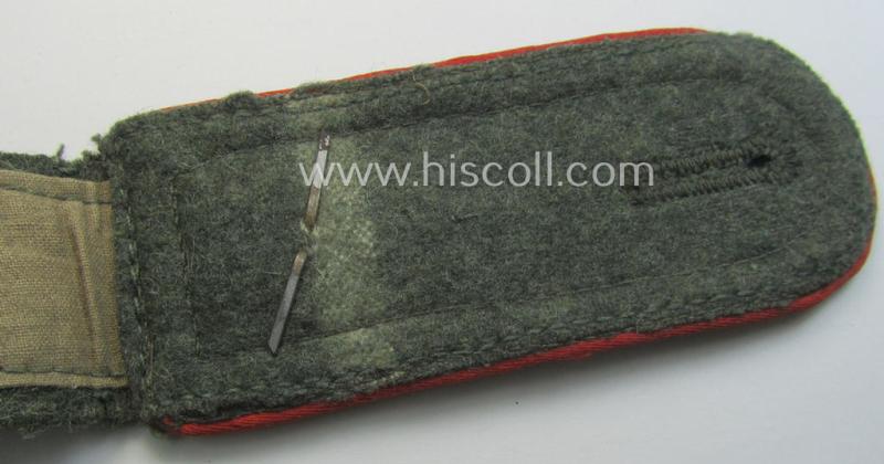 Single, mid- (ie. early-) war-period, WH (Heeres) so-called: 'M40 o. M43'-pattern NCO-type shoulderstrap as was intended for - and worn by! - a: 'Wachtmeister eines (Sturm)Artillerie-Rgts.'
