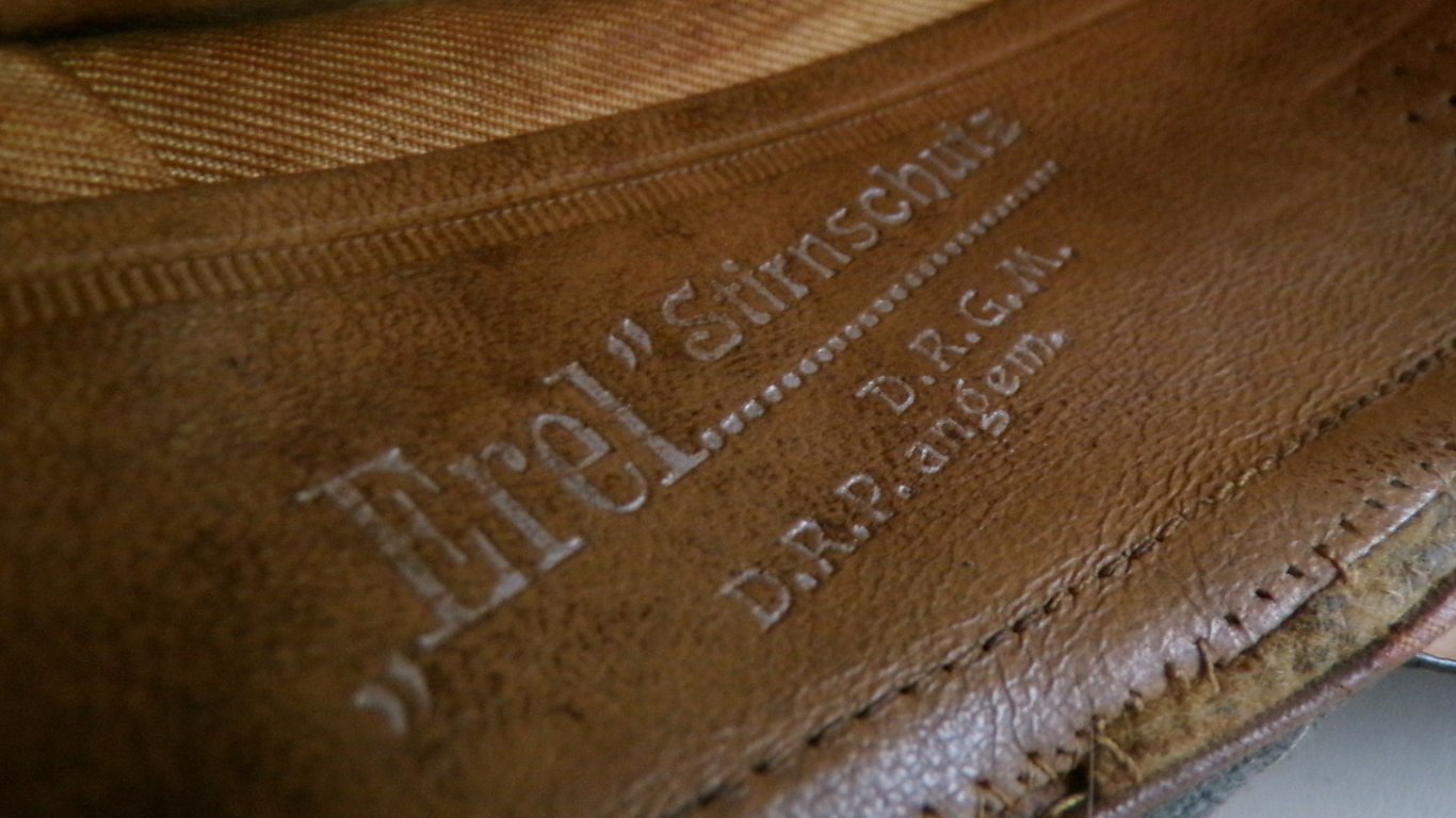 Jäger Schirmmütze by Erel