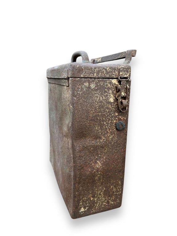 Camouflaged 'Packtasche' SS division marking