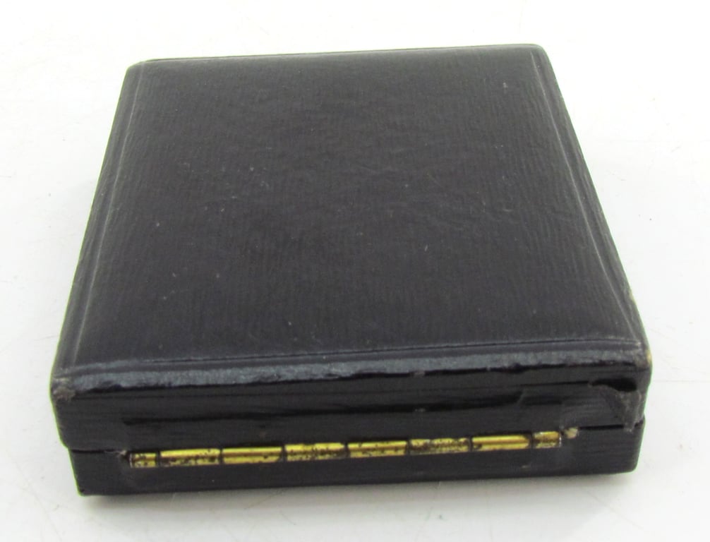 Rare German Silver "Erinnerungzeichen für Verdienste um das Feuerlöschwesen" in case