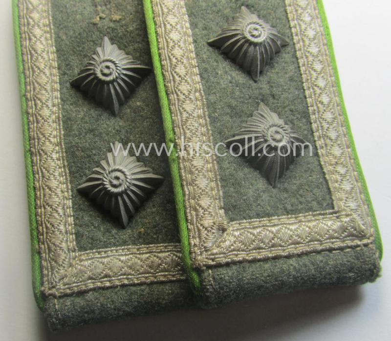 Pair of mid-war-period- (ie. 'M41 o. M43'-pattern) WH (Heeres) NCO-type shoulderstraps: 'Oberfeldwebel eines Panzer-Grenadier-Rgts. o. Abts.'