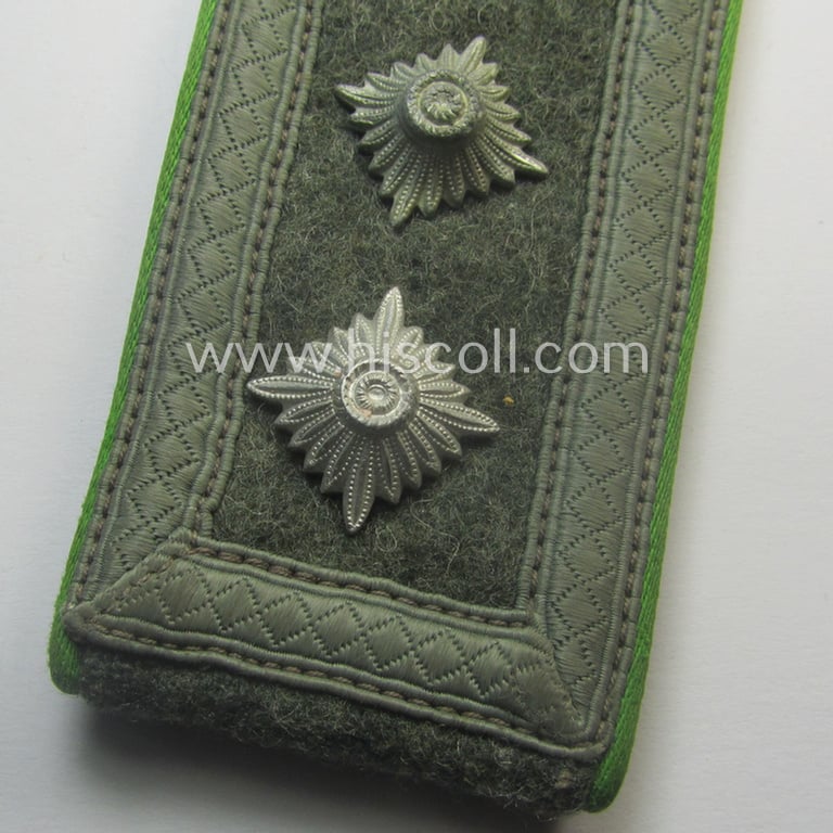 Single, WH (Heeres) early- (ie. mid-) war-period- (ie. 'M41- o. M43'-pattern) NCO-type shoulderstrap: 'Oberfwbl. der Panzer-Grenadier-Trpn.'