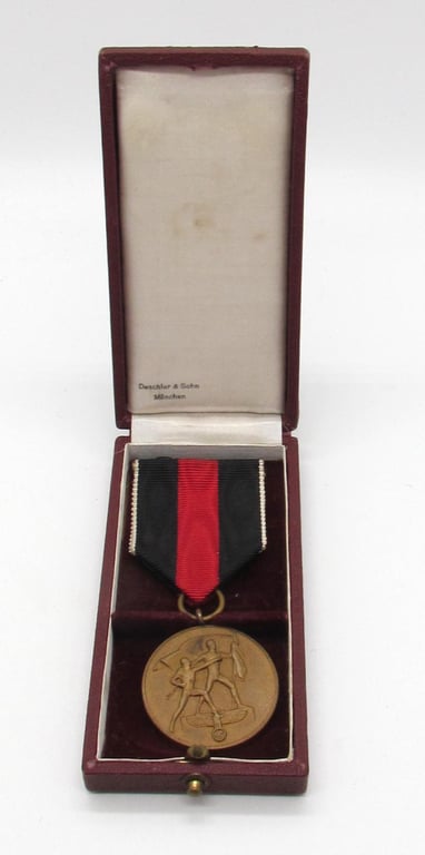 Cased '1 Oktober 1938' Medal ( Deschler )