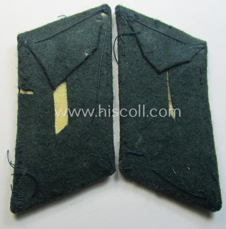 Moderately used - and fully matching! - pair of WH (Heeres) officers'-type collar-tabs, as was piped in the bright-red-coloured branchcolour as was intended for usage by an: 'Offizier der (Sturm)Artillerie-Truppen'