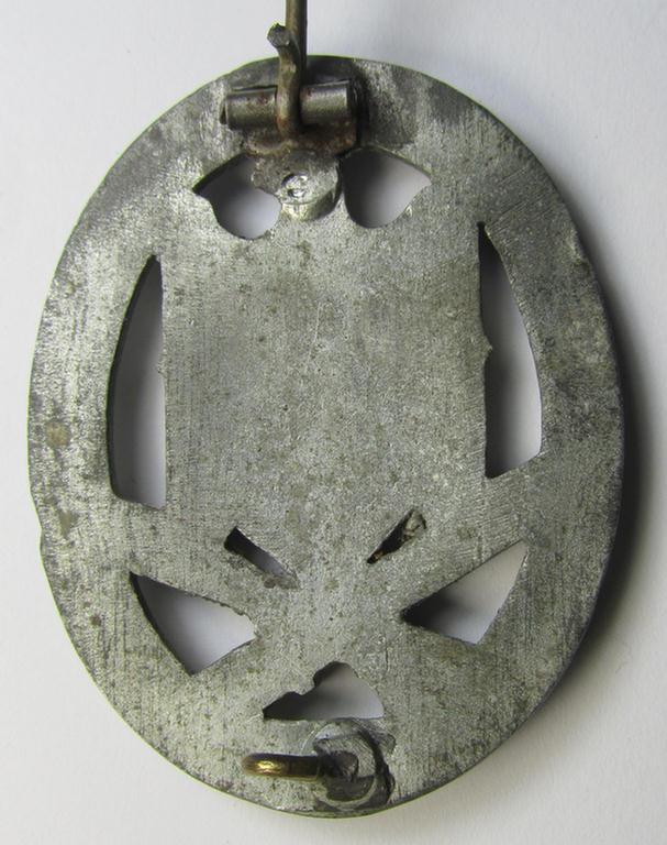 Attractive, 'Allgemeines Sturmabzeichen' (or General Assault Badge ie. GAB), being an unmarked, zinc- (ie. 'Feinzink'-) based so-called: 'flat-back'-pattern by a (by me) unidentified maker