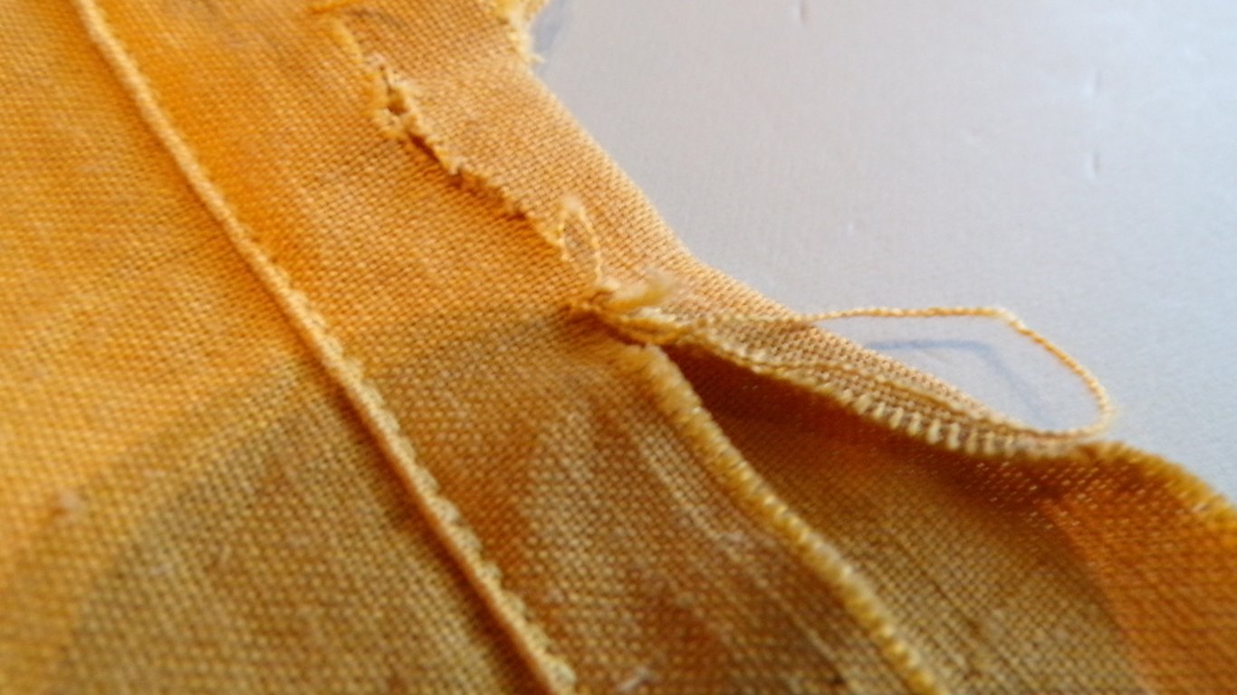 Gas warning pennant (large)