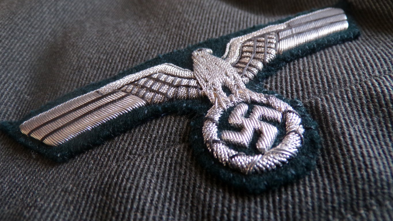 reissued Austrian Cavalry tunic of a Hauptmann 1