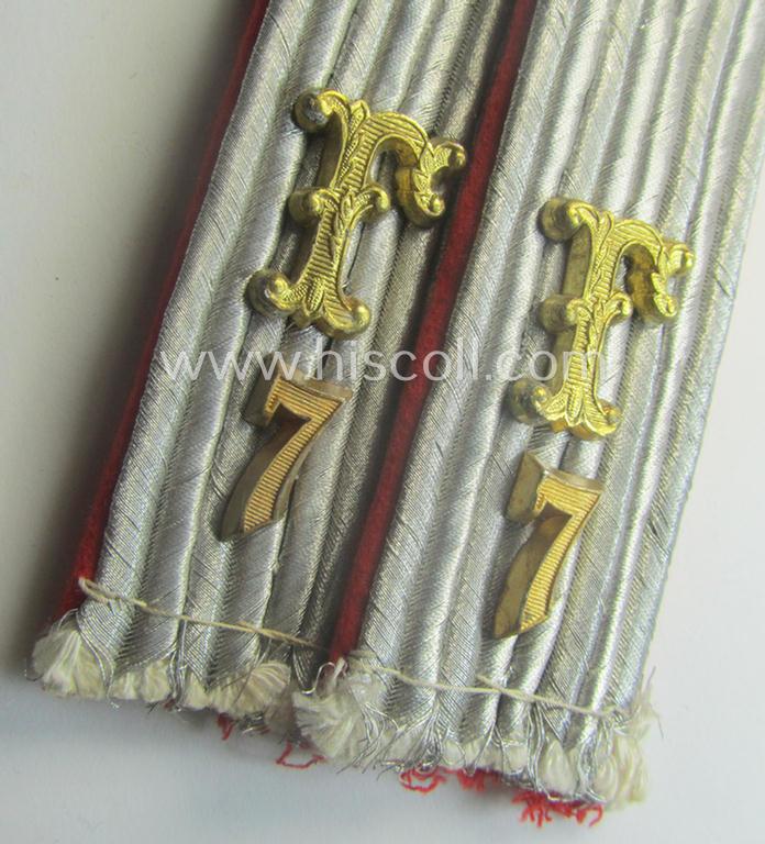 Pair of neatly 'cyphered', WH (Luftwaffe) officers'-type shoulderboards: 'Leutnant des Festungs-Flakartillerie-Abtlgs o. Rgts. 7'