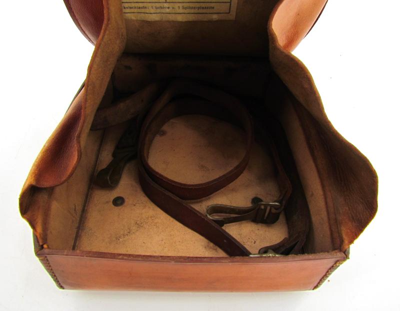 Deutsches Rotes Kreuz D. R. K.  Medical Pouch