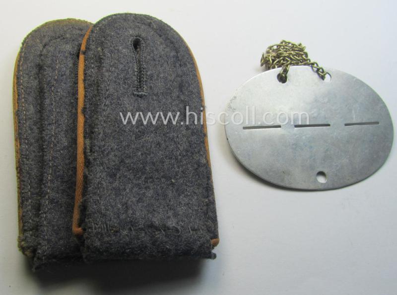 Attractive - and fully matching! - WH (Luftwaffe) NCO-insignia-set (comprising of a pair of shoulderstraps and ID-disc!) as was intended for usage by a: 'Feldwebel und Mitglied eines Nachrichten-Regiments'