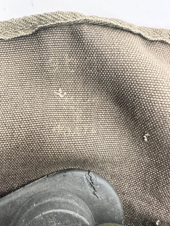 Rare Fallshirmjager gasmask/bag "ebd"
