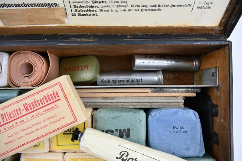 German LS First Aid Box 'Luftschutz Verbandkasten'