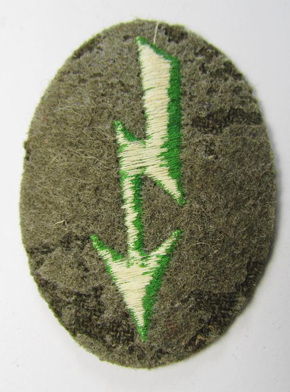 WH (Heeres) 'tropical-styled'-, trade- and/or special-career insignia (or: 'Signal Blitz') as was intended for a soldier within the: 'Panzer-Grenadier-Truppen'