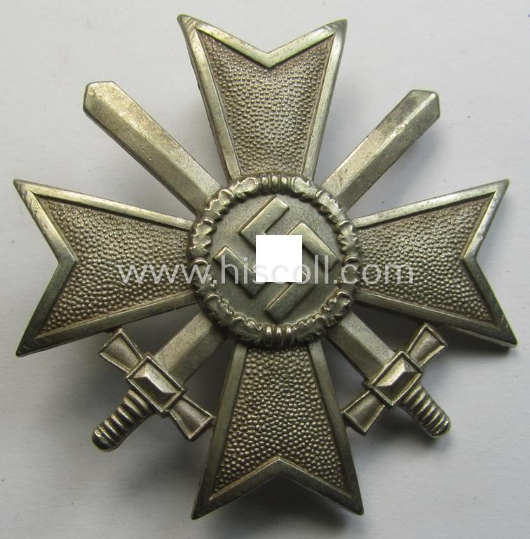 Superb, 'Kriegsverdienstkreuz 1. Klasse mit Schw.' being a maker- (ie. '65'-) marked (and/or 'Buntmetall'-based!) specimen by the maker: (ie. 'Hersteller') 'Klein u. Quenzer' that comes stored in its original, luxuriously-styled KvK-etui