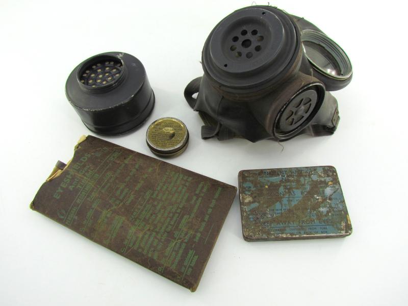 British WWII second model Gasmask Bag + Mask + contents 1943