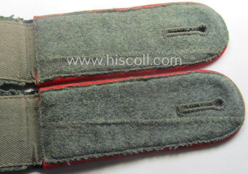 Pair of so-called: 'M40'-pattern, WH (Heeres) EM-type shoulderstraps: 'Sld. der (Sturm)Artillerie.-Trpn.'