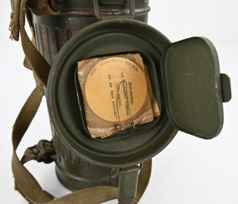 German WH M31 Gasmask & Cannister