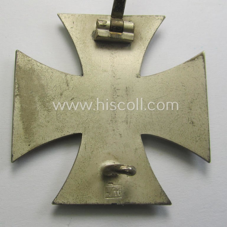Superb, 'EK1.Kl.' (or: Iron Cross 1st class) being a neatly maker- (ie. 'L/11'-) marked example by the (desirable!) 'Hersteller' (ie. maker): 'Wilhelm Deumer' and that comes in its period, 'LDO'-marked etui