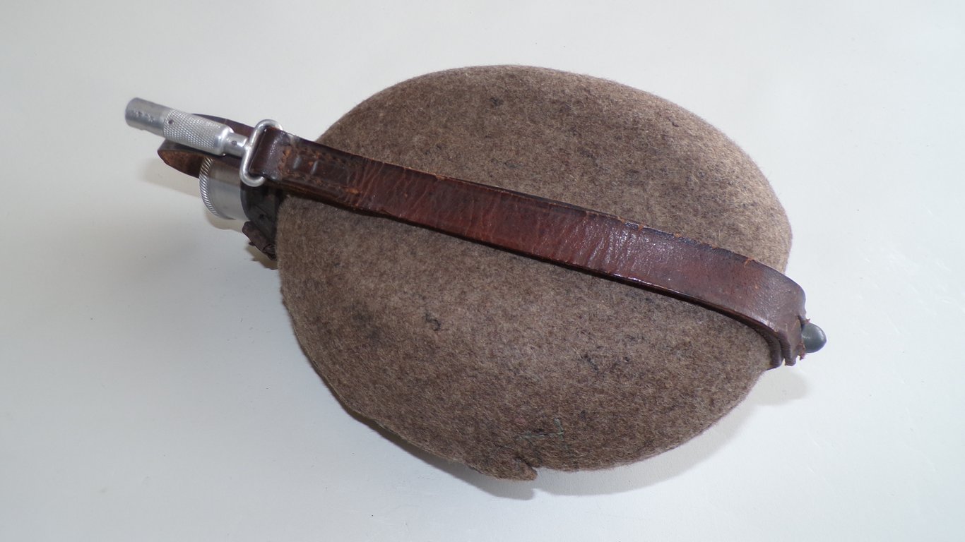 M31 Hitler Jugend / Political Canteen