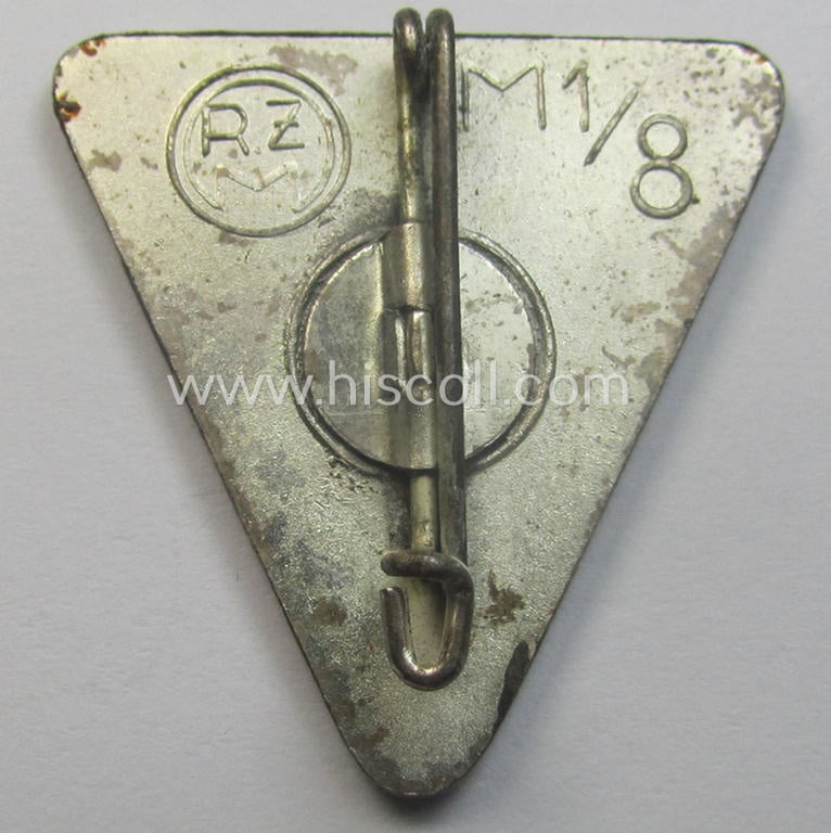 'NS-Frauenschaft'-membership-badge (ie. 'Mitgliedsabzeichen') being a (typical) 3-cms.-sized example of the eight pattern that shows an: 'RzM M1/8'-designation