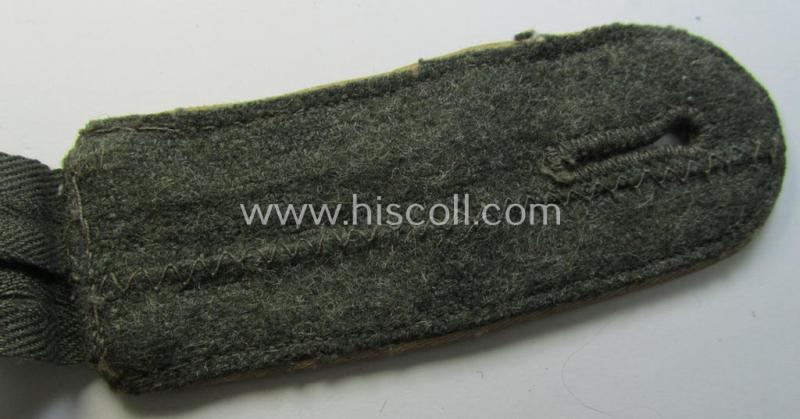 Neat - regrettably single but nevertheless truly scarcely encountered! - WH (Heeres) later-war period- (ie. 'simplified'- ie. 'M44- o. M45'-pattern-) EM-type shoulderstrap as intended for - and clearly worn by! - a: 'Soldat der Infanterie-Truppe...