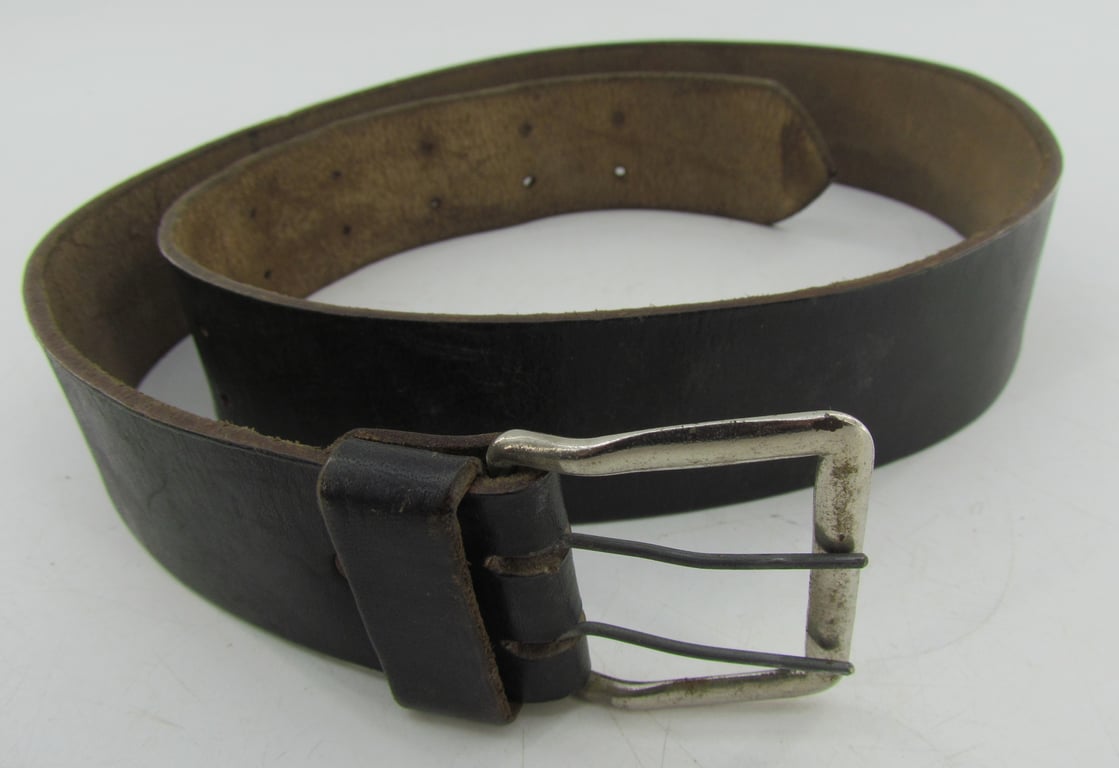 BDM (Bund Deutscher Mädel) leather service belt with RZM marked buckle