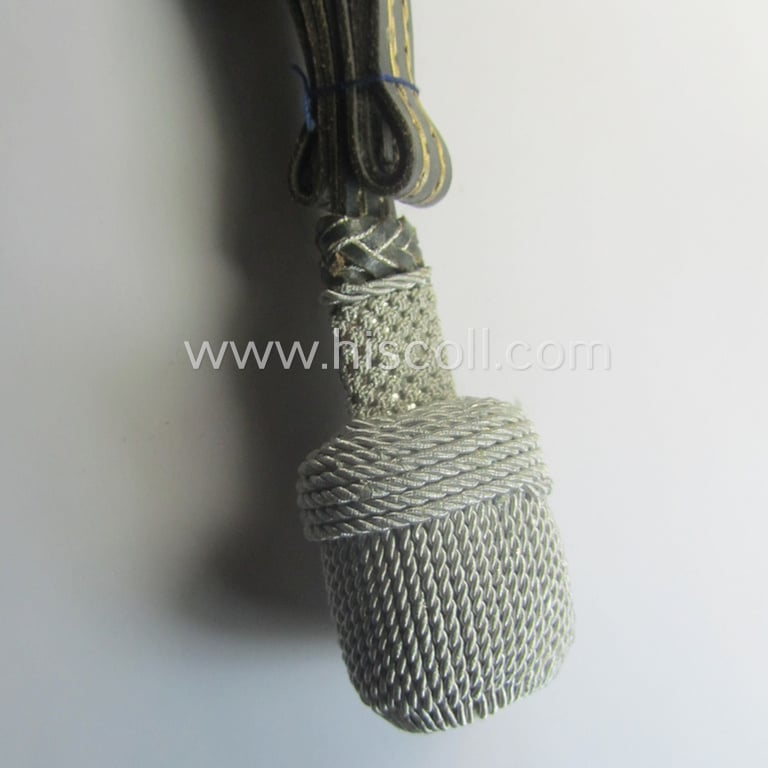 Darker-green- and silver-coloured, WH (Heeres) officers'-type sword-knot (ie. 'Portepee' ie. 'Troddel') as was used for the various WH-parade-swords that comes in a 'virtually mint' condition