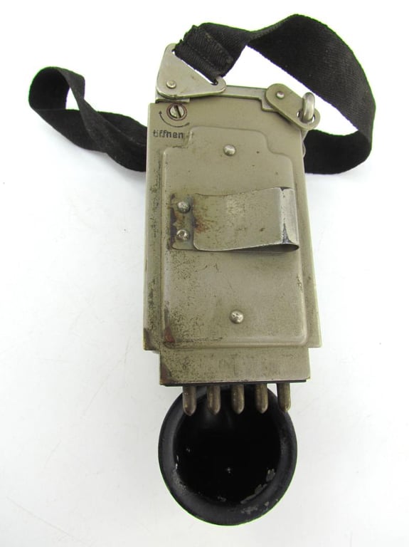 Wehrmacht Brustmikrofon 33 in Original Pouch