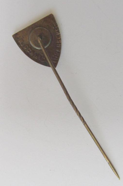 Attractive, so-called: WH (Luftwaffe) neatly enamelled: 'Traditions-Mützen- o. Gruppenabzeichen' being a maker- (ie. 'H. Schmidt'-) marked example as was intended for a member within an (by me) unidentified 'Staffel o. Gruppe'