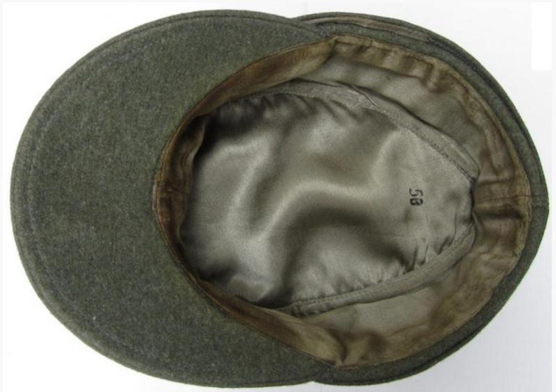 Stunning, later-war- (ie. 1943-) pattern, field-grey-coloured WH (Heeres) 'M43'-field-cap (ie. 'Einheitsfeldmütze') being a non-maker-marked example that shows a (period-attached!) trapezoid-shaped eagle-device