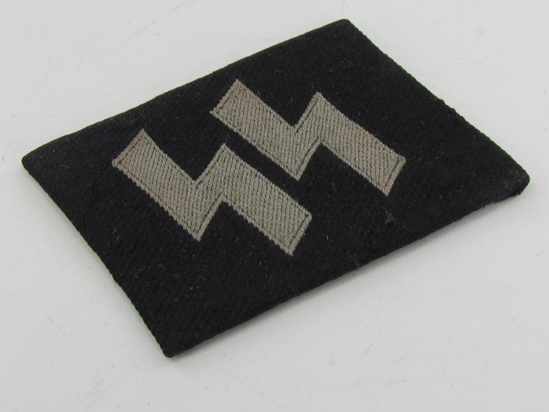 Waffen-SS ‘BeVo’ collar tab